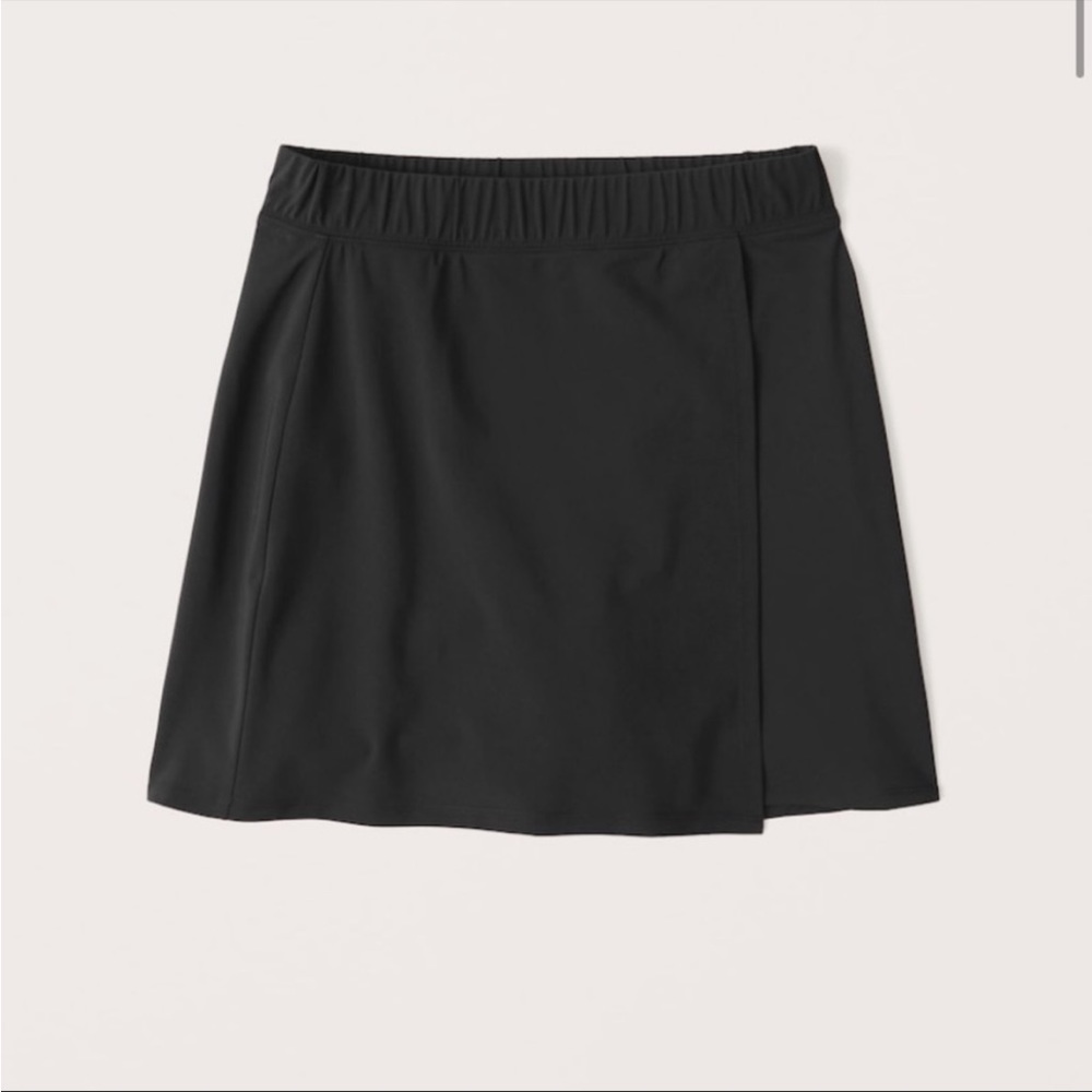 FINAL PRICE DROP‼️Abercrombie Traveler Skort